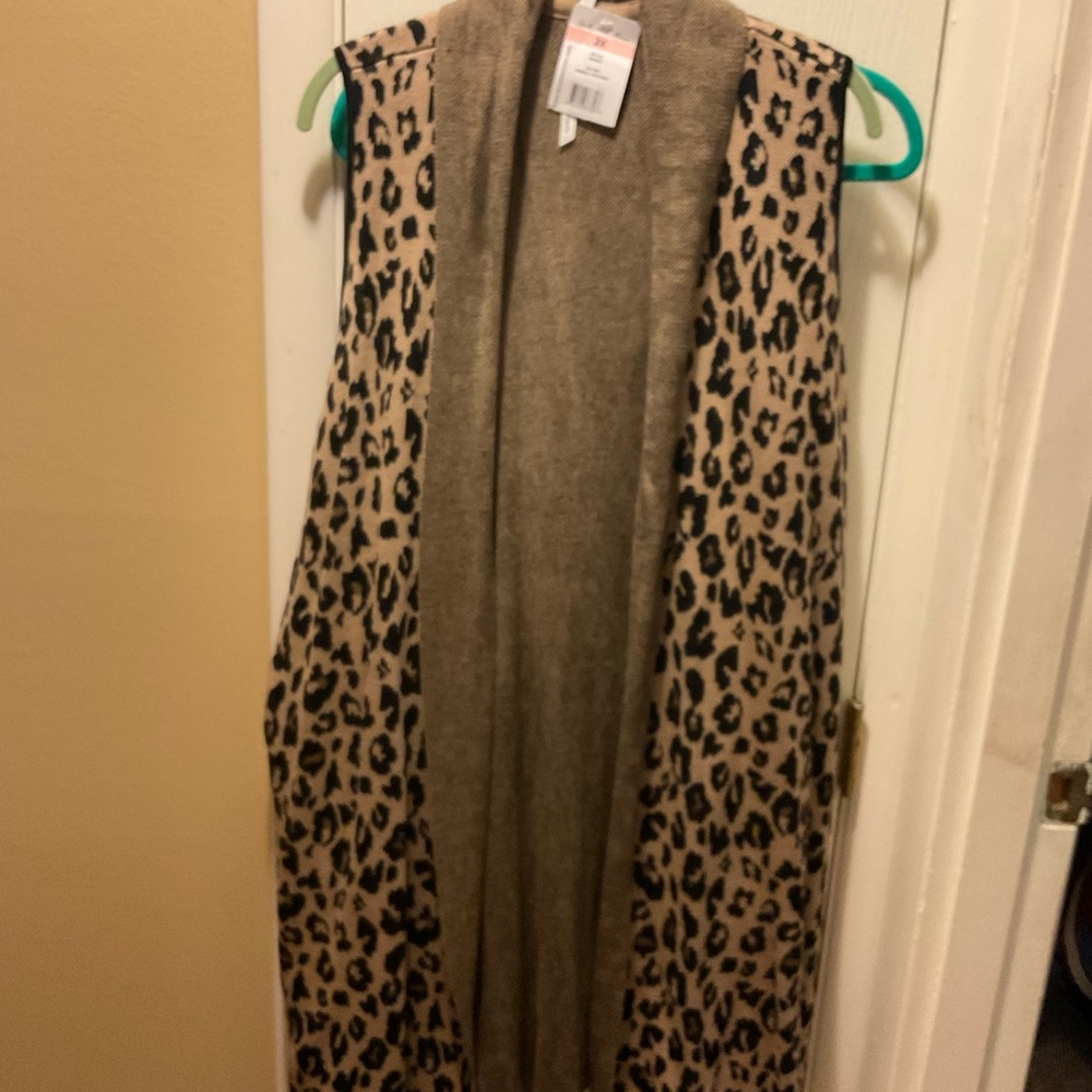 New Animal print long sweater vest
